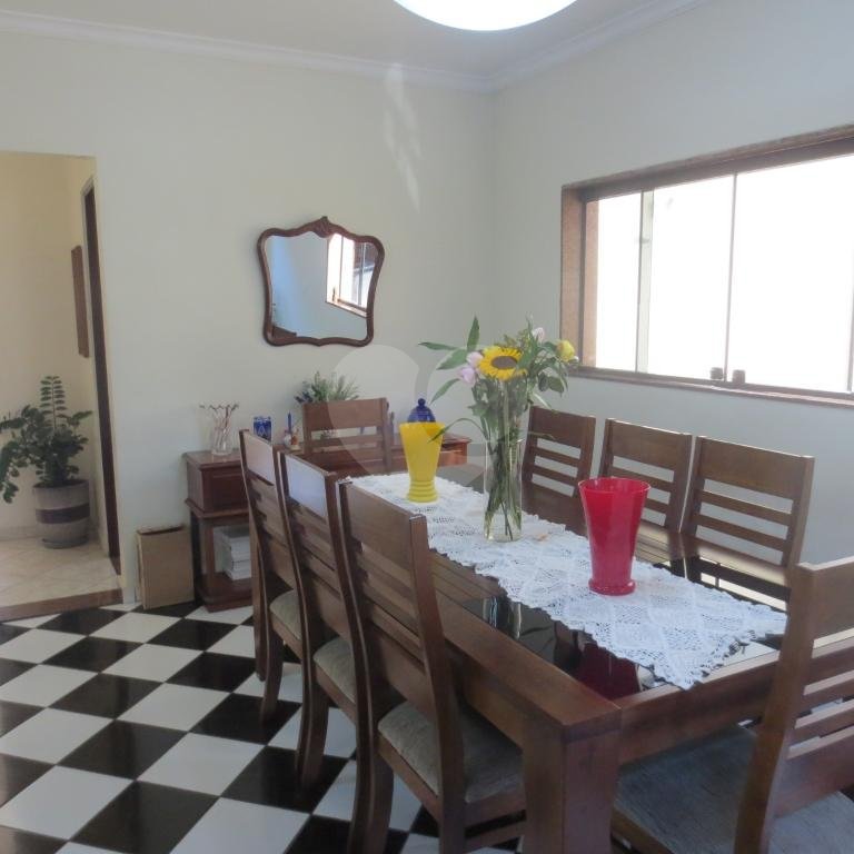 Sobrado à venda com 4 quartos, sendo 1 suíte, em Cambuci, São Paulo, SP
