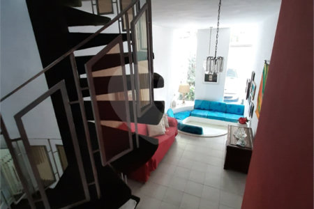 Sobrado à venda com 3 quartos, sendo 1 suíte, em Bosque da Saúde, São Paulo, SP