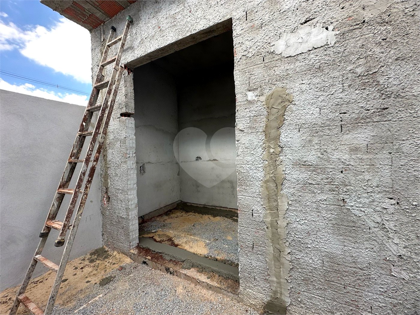 Casa à venda com 3 quartos, sendo 1 suíte, no condomínio Lago dos Ipês, Itapetininga - SP