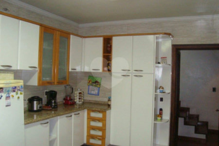 Sobrado à venda com 4 quartos, sendo 2 suítes, em Santa Teresinha, São Paulo, SP