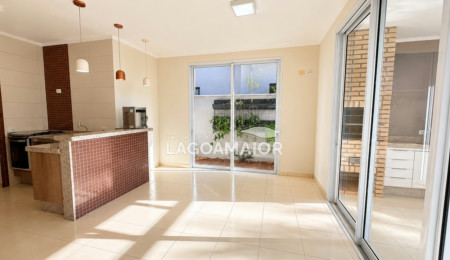 Casa à venda com 3 quartos, sendo 1 suíte, no condomínio Portal das Àguas, Três Lagoas - MS
