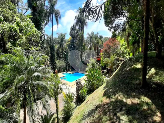 Casa Térrea à venda com 5 quartos, sendo 4 suítes,  em Serra da Cantareira, Mairiporã, SP