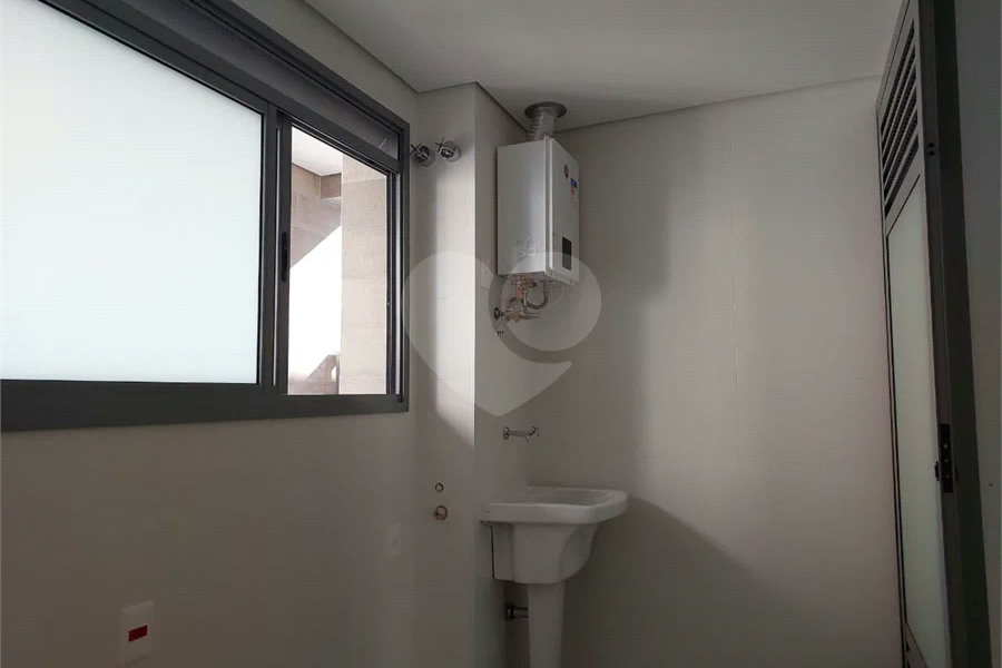 Apartamento à venda com 3 quartos, sendo 1 suíte, em Riviera de São Lourenço, Bertioga, SP