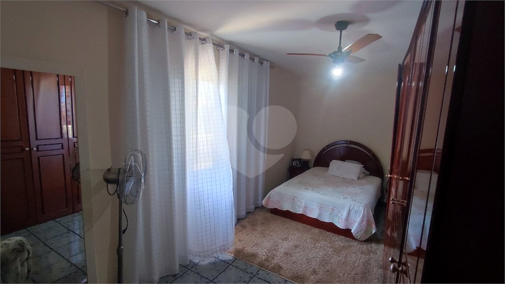 Casa Térrea à venda com 5 quartos em Horto, São Paulo, SP