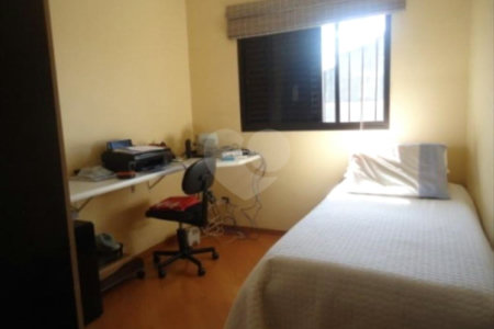 Casa à venda com 3 quartos, sendo 1 suíte,  em Vila Santo Estéfano, São Paulo, SP