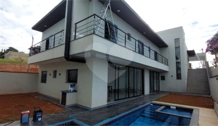 Casa à venda ou para alugar com 5 quartos, sendo 3 suítes, no condomínio Figueira Garden, Atibaia - SP