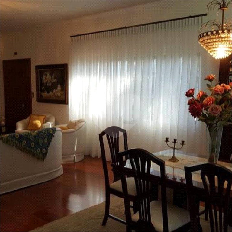 Casa Térrea à venda ou para alugar com 4 suítes em Jardim Floresta, São Paulo, SP