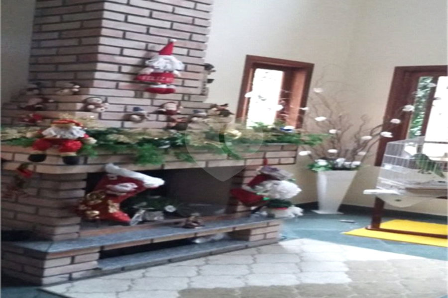 Casa à venda com 5 quartos, sendo 2 suítes, no condomínio Alpes da Cantareira, Mairiporã - SP