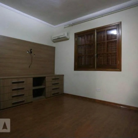 Casa à venda com 2 quartos, sendo 1 suíte,  em Jardim Ivana, São Paulo, SP