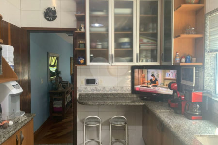 Sobrado à venda com 3 suítes em Vila Mafra, São Paulo, SP