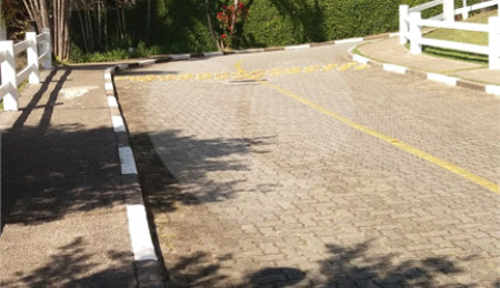 Casa à venda com 2 quartos, sendo 1 suíte,  no condomínio Residencial Villa Nostra, Cotia - SP