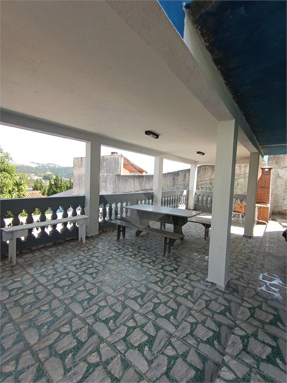 Casa à venda com 4 quartos, sendo 1 suíte, no condomínio Shangri-la, Atibaia - SP