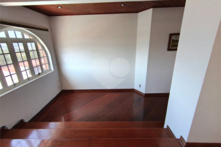 Casa à venda ou para alugar com 3 suítes no condomínio Estância Marambaia, Vinhedo - SP