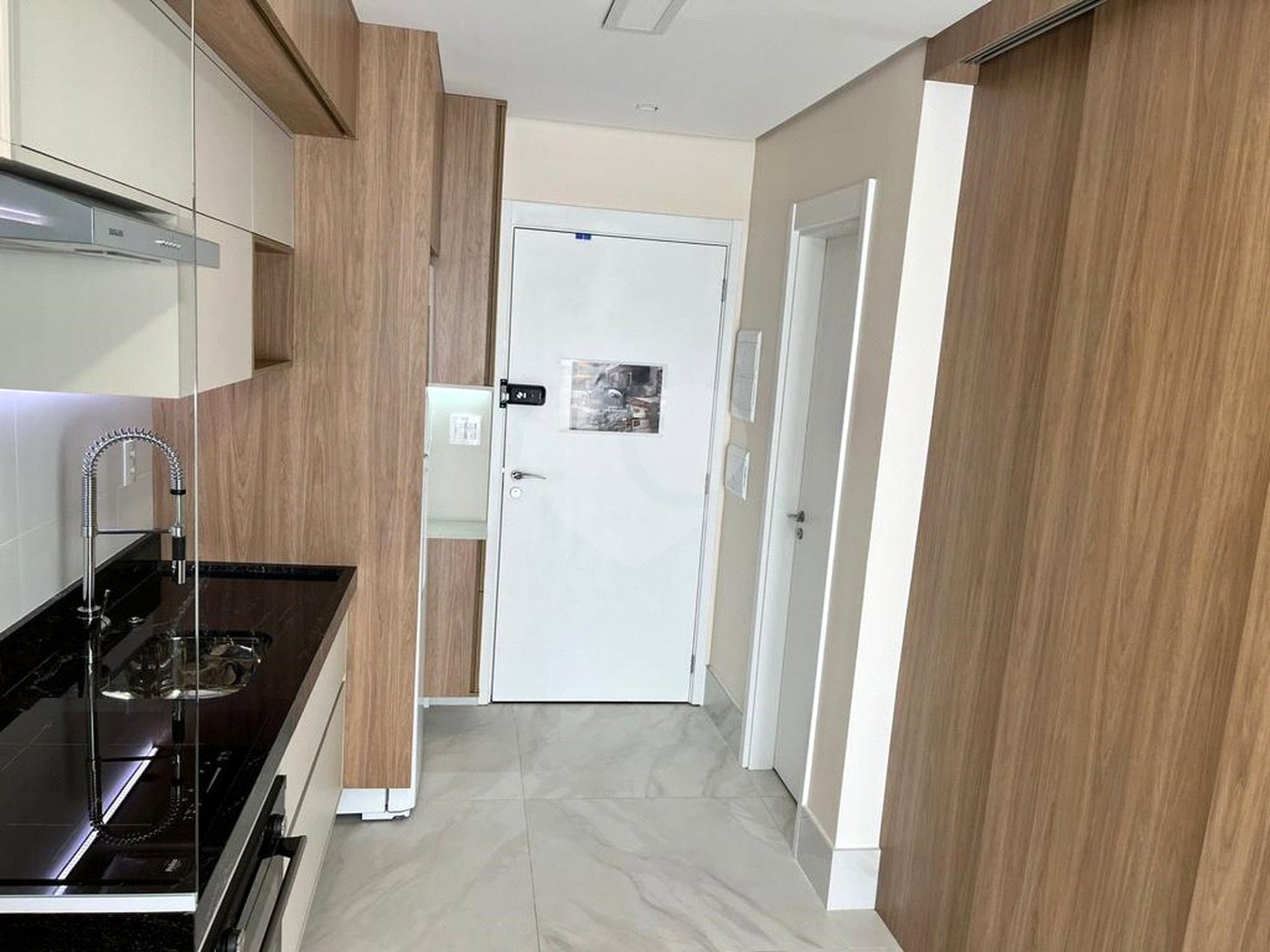 Sala à venda com 1 suíte em Indianópolis, São Paulo, SP