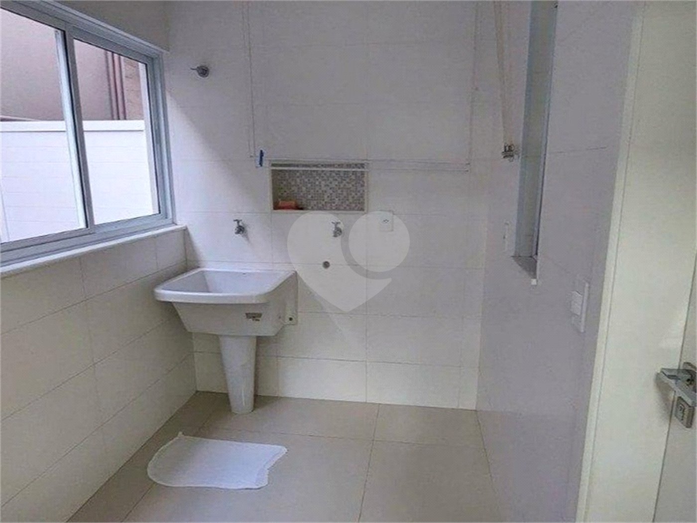Casa à venda ou para alugar com 3 suítes no condomínio Mont Blanc, Sorocaba - SP