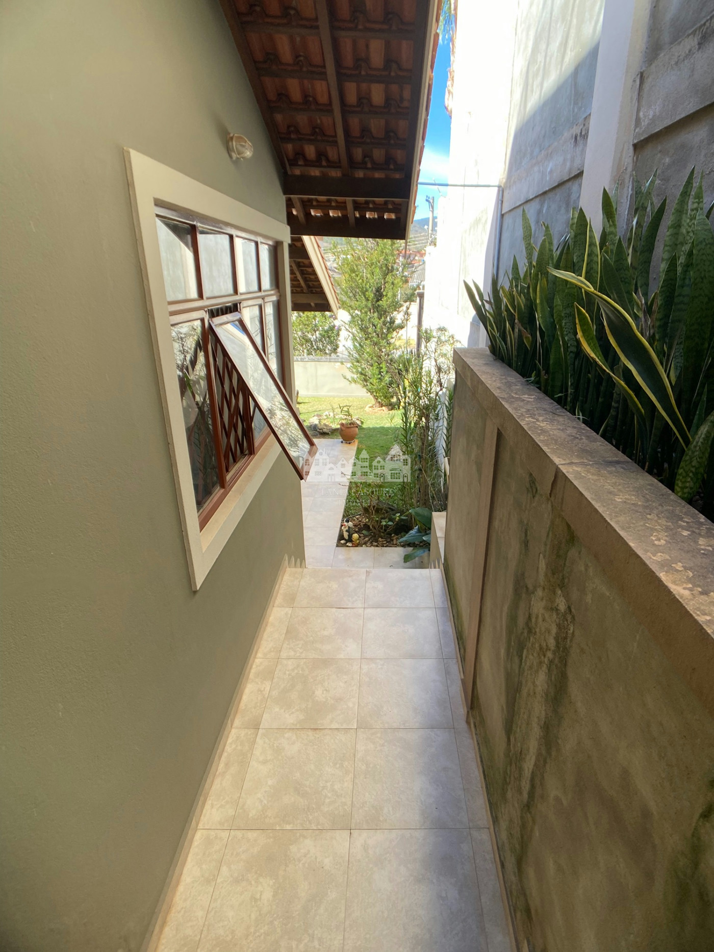 Casa à venda com 3 quartos, sendo 1 suíte, com vista deslumbrante em Recreio Maristela, Atibaia