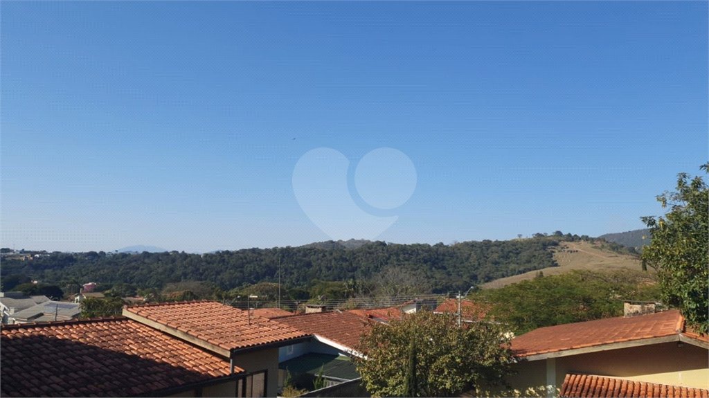 Casa à venda com 4 suítes no condomínio Vila Inglesa, Atibaia - SP