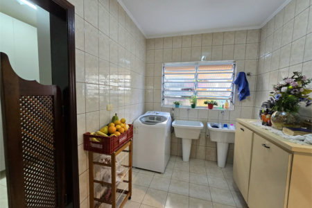 Sobrado à venda com 4 quartos, sendo 1 suíte,  em Vila Jaguara, São Paulo, SP