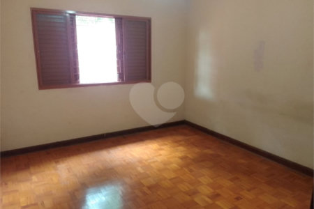 Casa à venda com 3 quartos, sendo 1 suíte, em Vila Progresso, Araraquara, SP