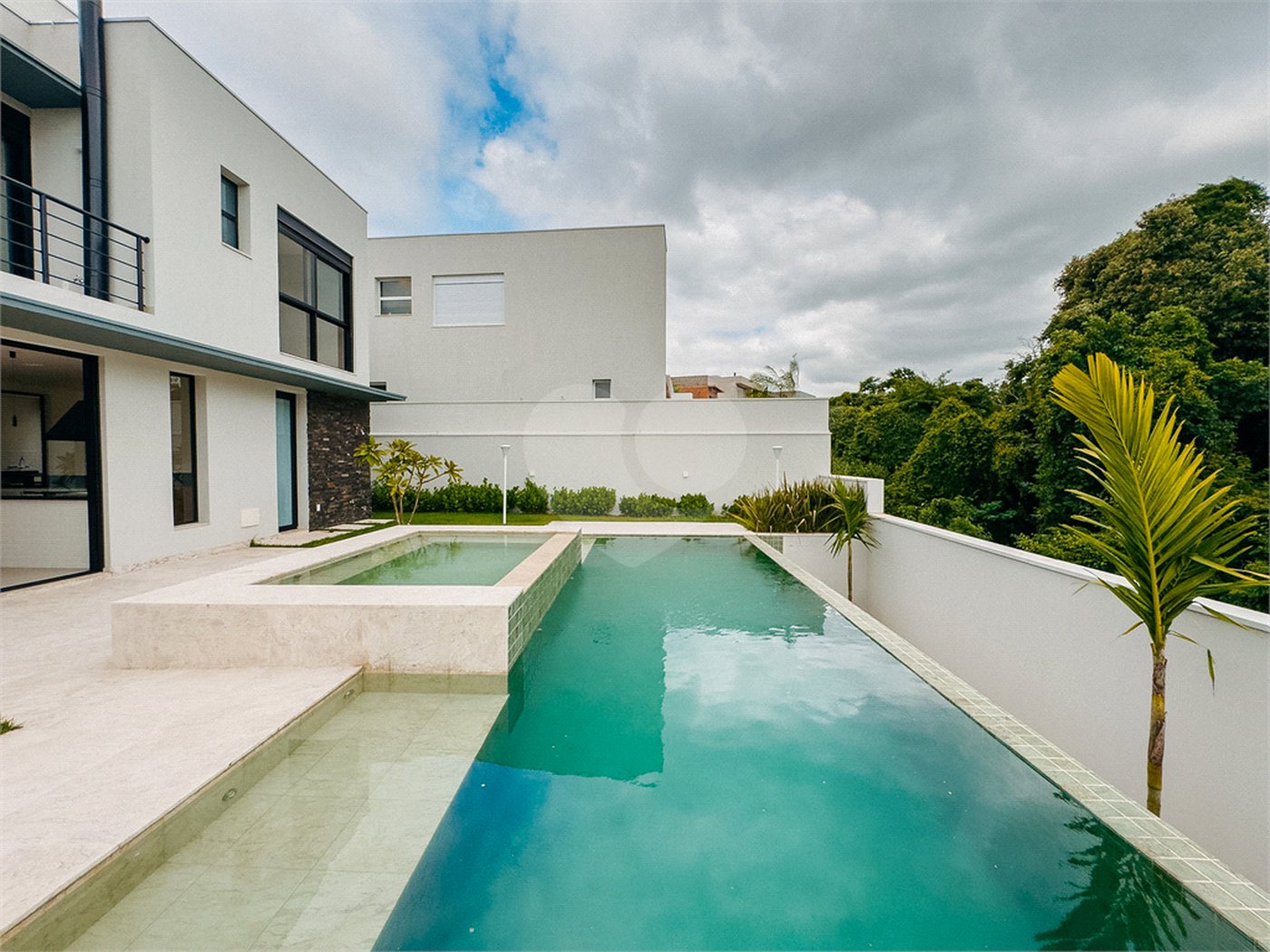 Casa à venda com 4 suítes no condomínio Villa dos Pinheiros, Indaiatuba - SP