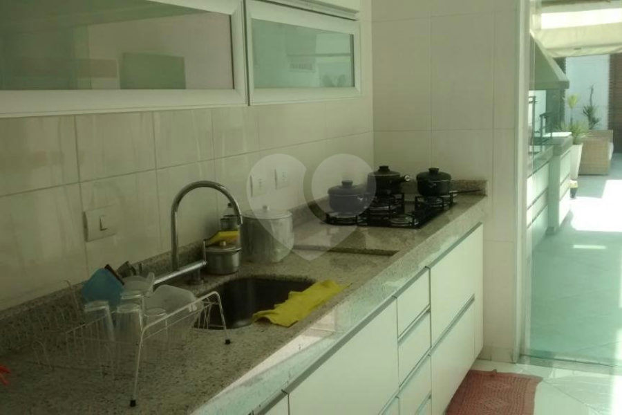 Sobrado à venda com 4 suítes em Tremembé, São Paulo, SP