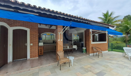 Casa à venda com 3 quartos, sendo 1 suíte,  no condomínio Residencial Vale das Laranjeiras, Indaiatuba - SP