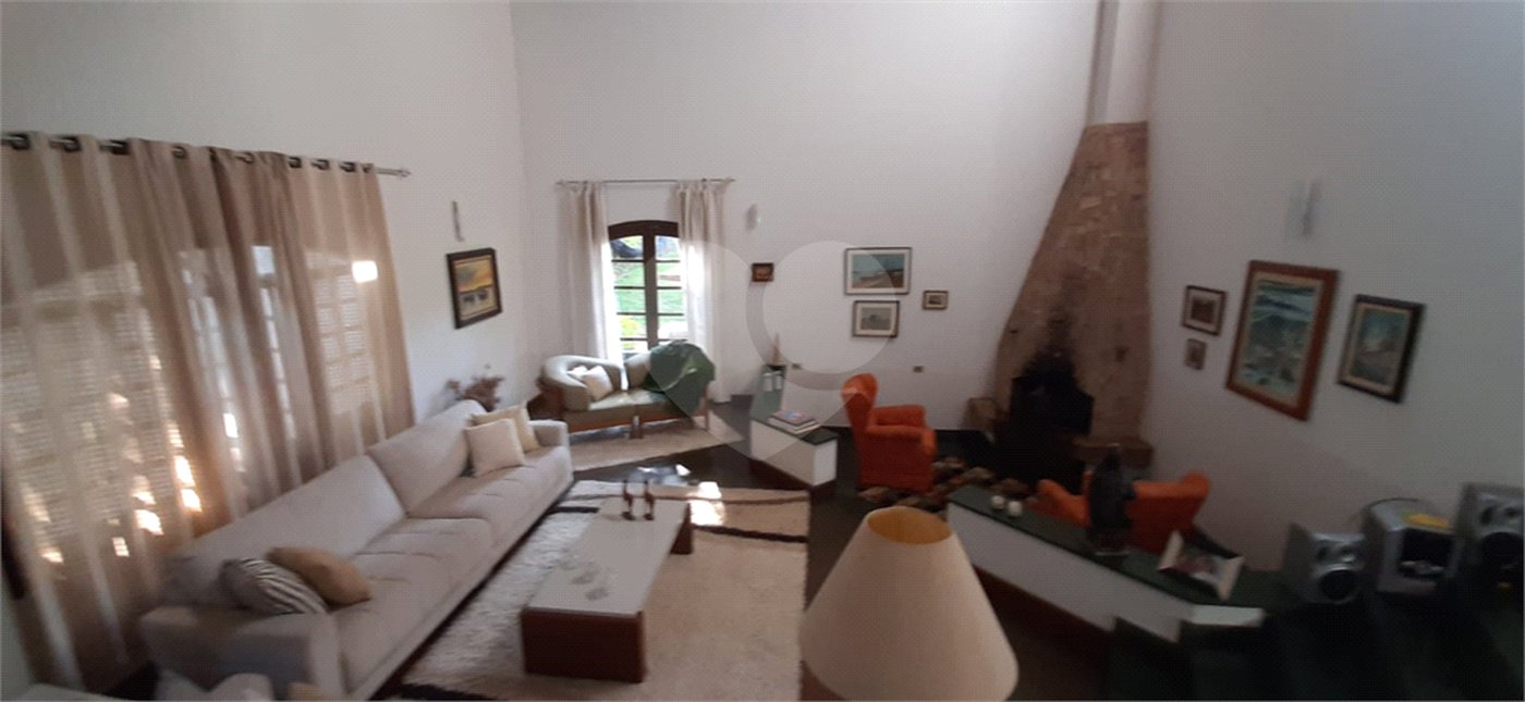 Casa à venda com 3 quartos, sendo 1 suíte, no condomínio Sausalito, Mairiporã - SP