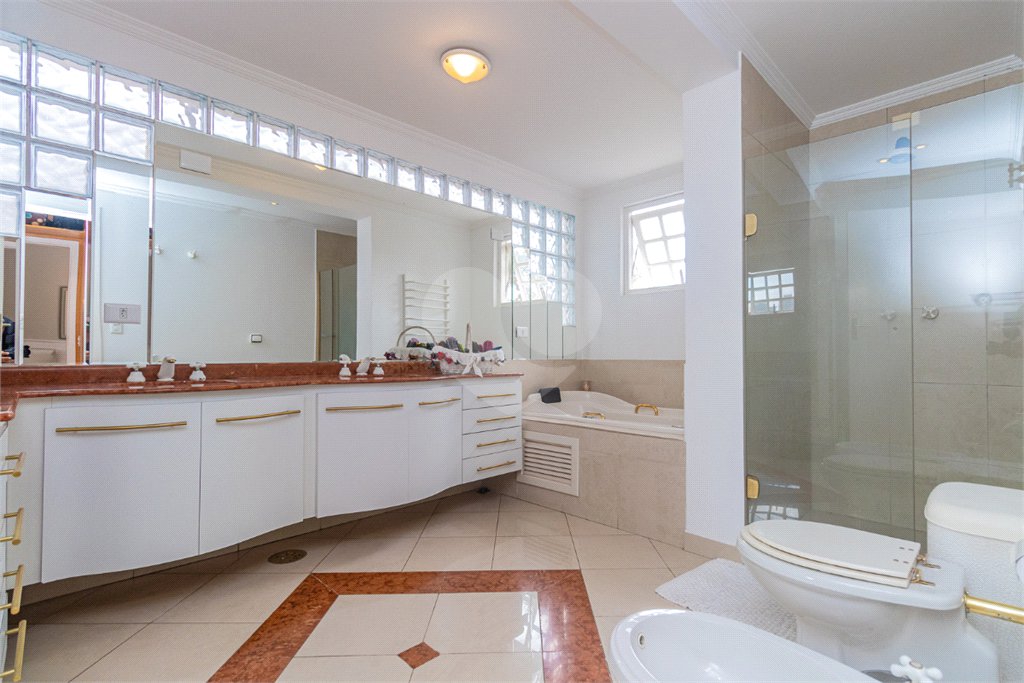 Casa à venda com 4 quartos, sendo 3 suítes, em Brooklin, São Paulo, SP