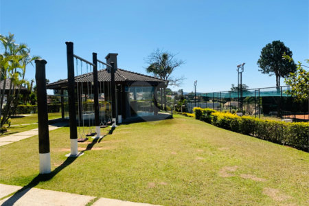Casa à venda com 4 suítes no condomínio Osato, Atibaia - SP