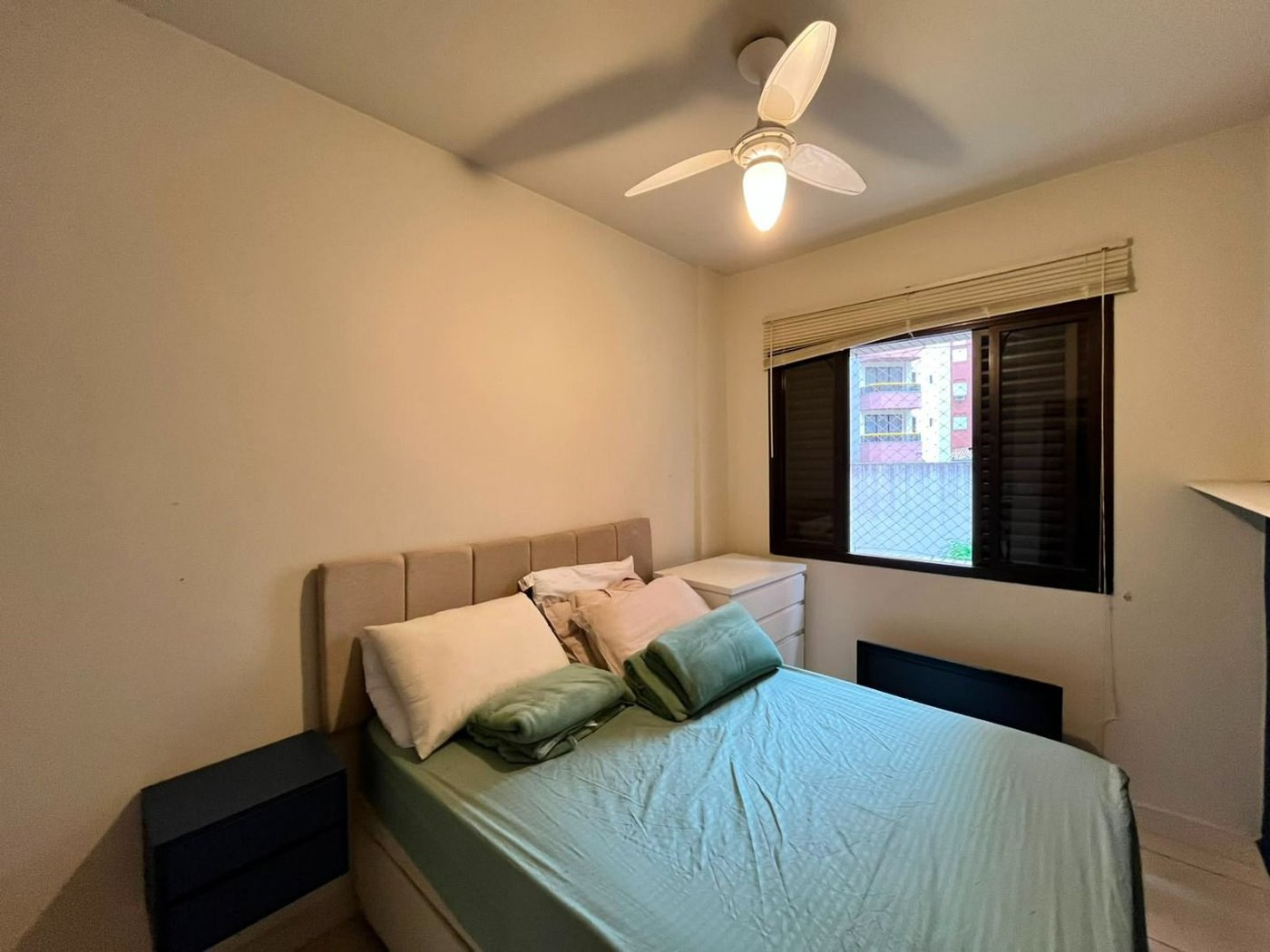 Apartamento com 2 dormitórios à venda, 54 m² por R$ 280.000,00 - Balneário Cidade Atlântica - Guarujá/SP