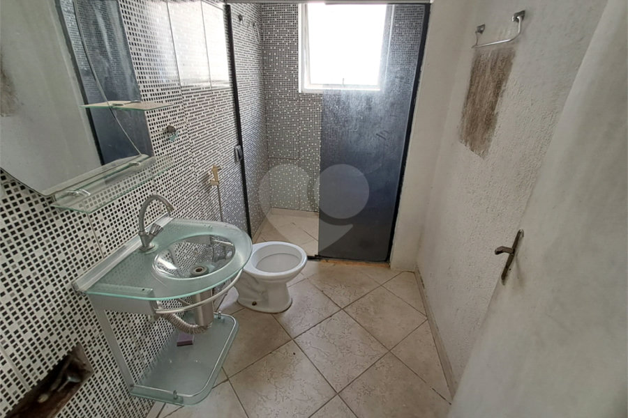 Sobrado à venda com 4 quartos em Parada Inglesa, São Paulo, SP