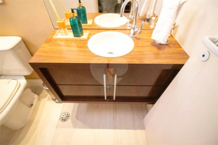 Casa à venda com 4 quartos, sendo 3 suítes, no condomínio Residencial Sans Souci, São Paulo - SP