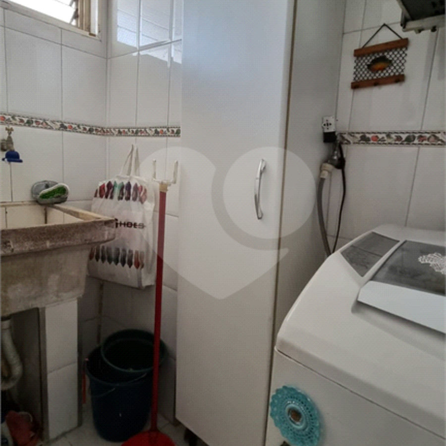Apartamento à Venda na Bela Vista com 60m², Excelente Localização e Potencial de Reforma