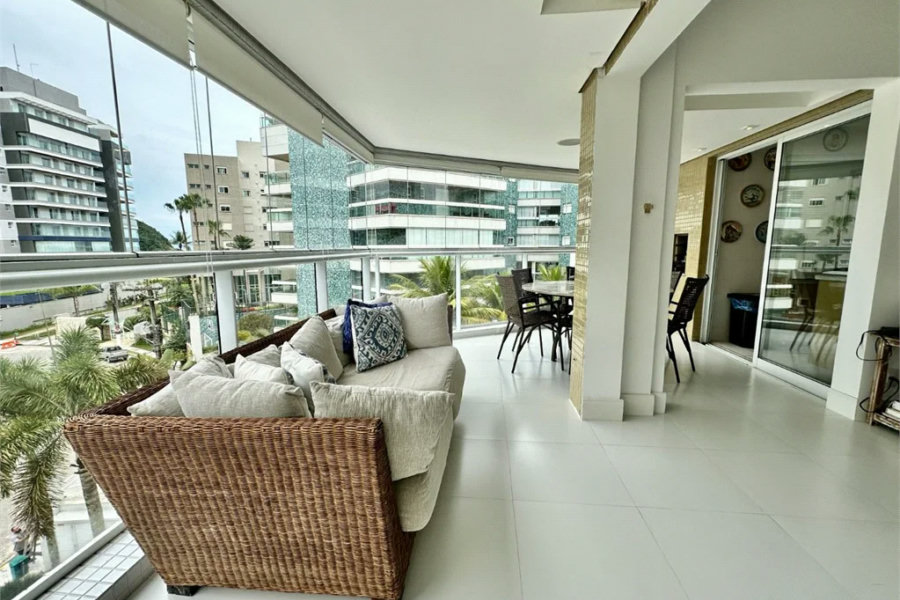 Apartamento à venda com 3 suítes em Riviera de São Lourenço, Bertioga, SP