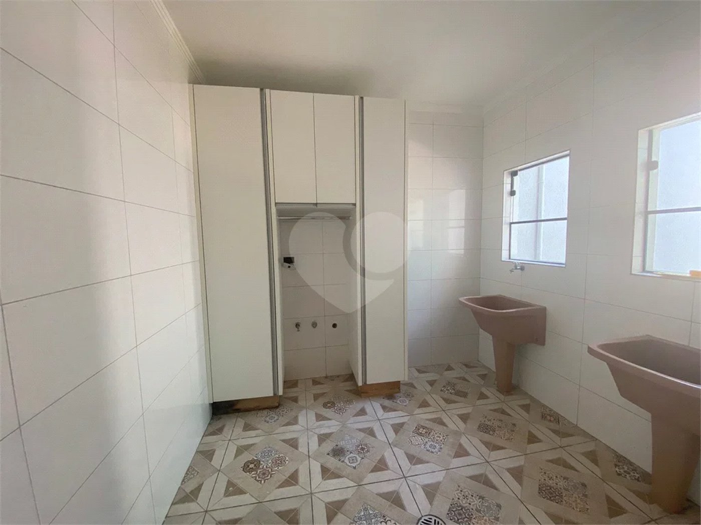 Sobrado com 3 quartos 1 suíte e 6 vagas de garagem no Jardim Guapira