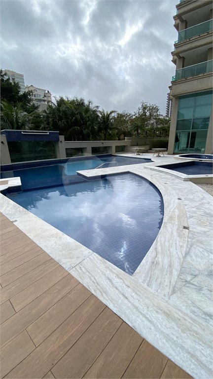 Apartamento alto padrão Guarujá