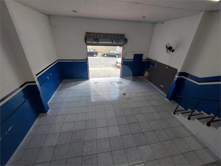 GALPÃO COMERCIAL DE 220,0 M² COM 02 BANHEIROS, COPA COM REFEITORIO, MEZANINO E VAGA DE GARAGEM PARA LOCAÇÃO NA LAPA