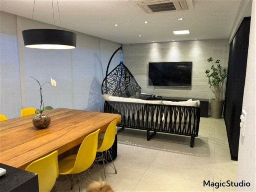 Apartamento com 120m², 3 dormitórios, sendo 3 suítes, 2 vagas de garagem, à venda no Tatuapé.