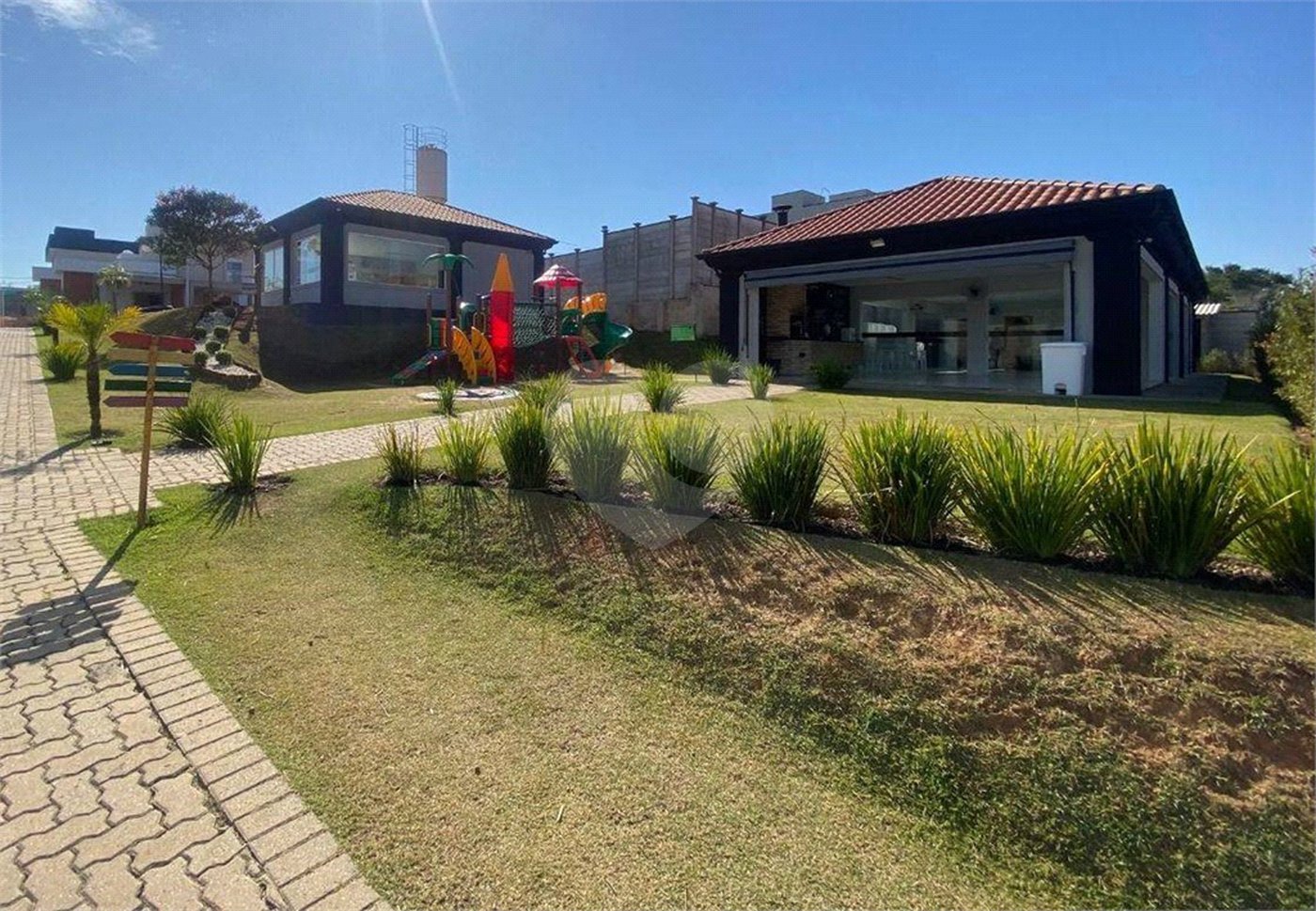 Casa à venda com 3 quartos, sendo 1 suíte, no condomínio Vila Rica, Indaiatuba - SP