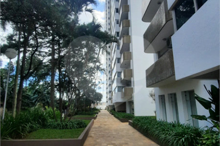 Apartamento à venda com 4 quartos, sendo 3 suítes,  em Interlagos, São Paulo, SP