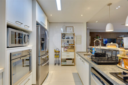 Casa à venda com 4 suítes no condomínio Vila Inglesa, São Paulo - SP