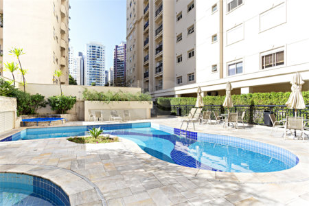 Apartamento à venda com 4 quartos, sendo 2 suítes, em Moema, São Paulo, SP
