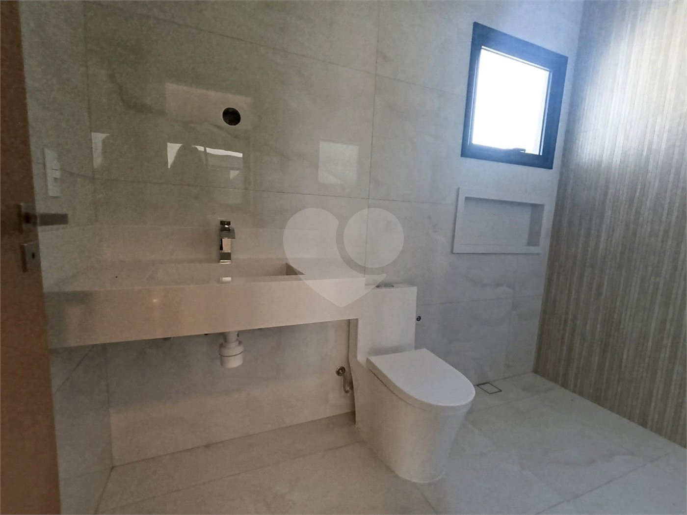 Casa à venda com 3 suítes no condomínio Villa Sapezal, Indaiatuba - SP