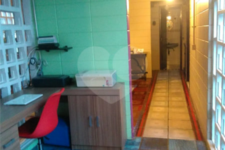Casa Térrea à venda com 4 quartos, sendo 1 suíte, em Vila Guaca, São Paulo, SP
