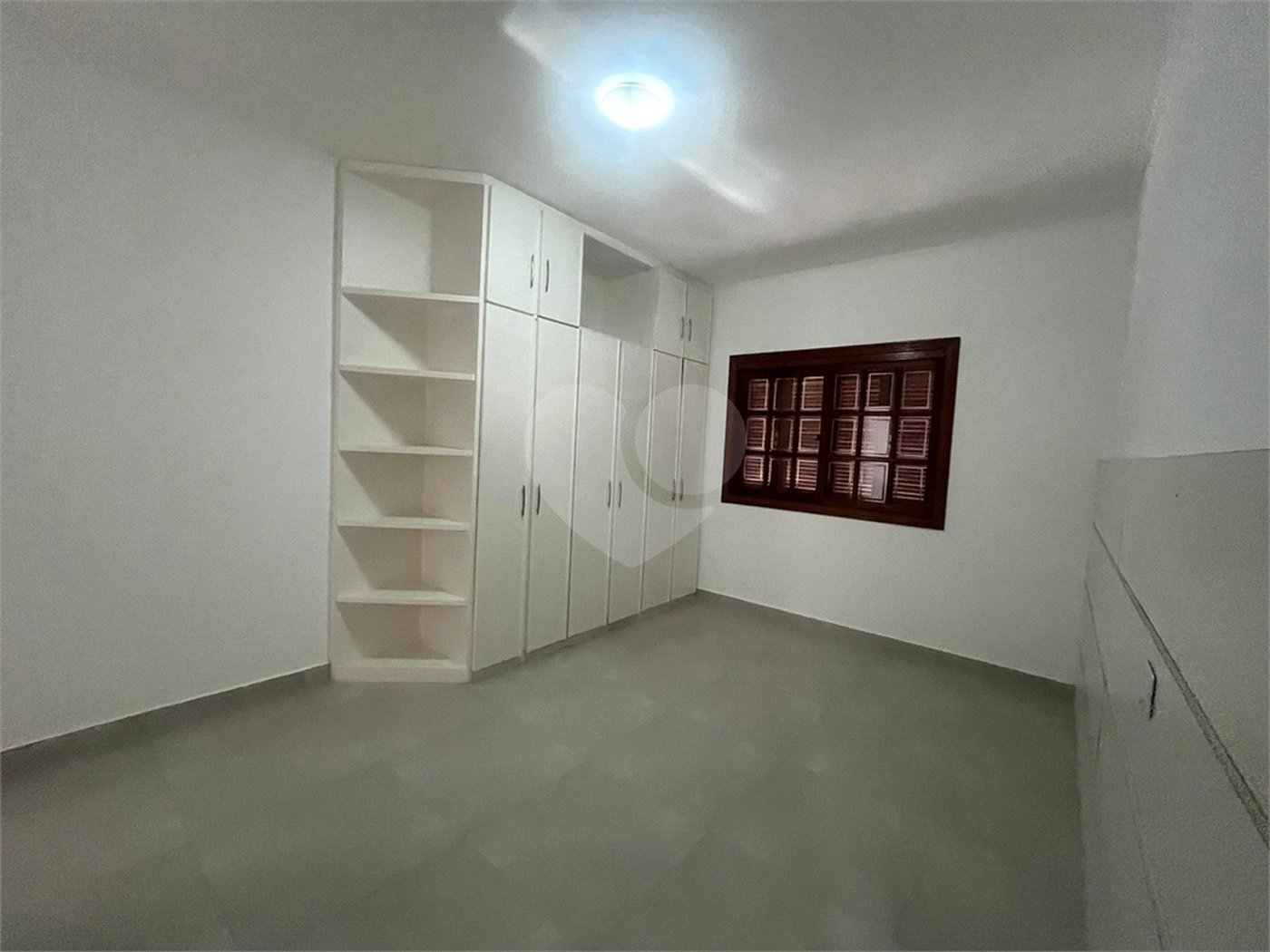 Sobrado à venda com 3 quartos, sendo 1 suíte, em Tremembé, São Paulo, SP