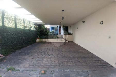 Sobrado à venda com 4 quartos, sendo 2 suítes, em Chácara Monte Alegre, São Paulo, SP