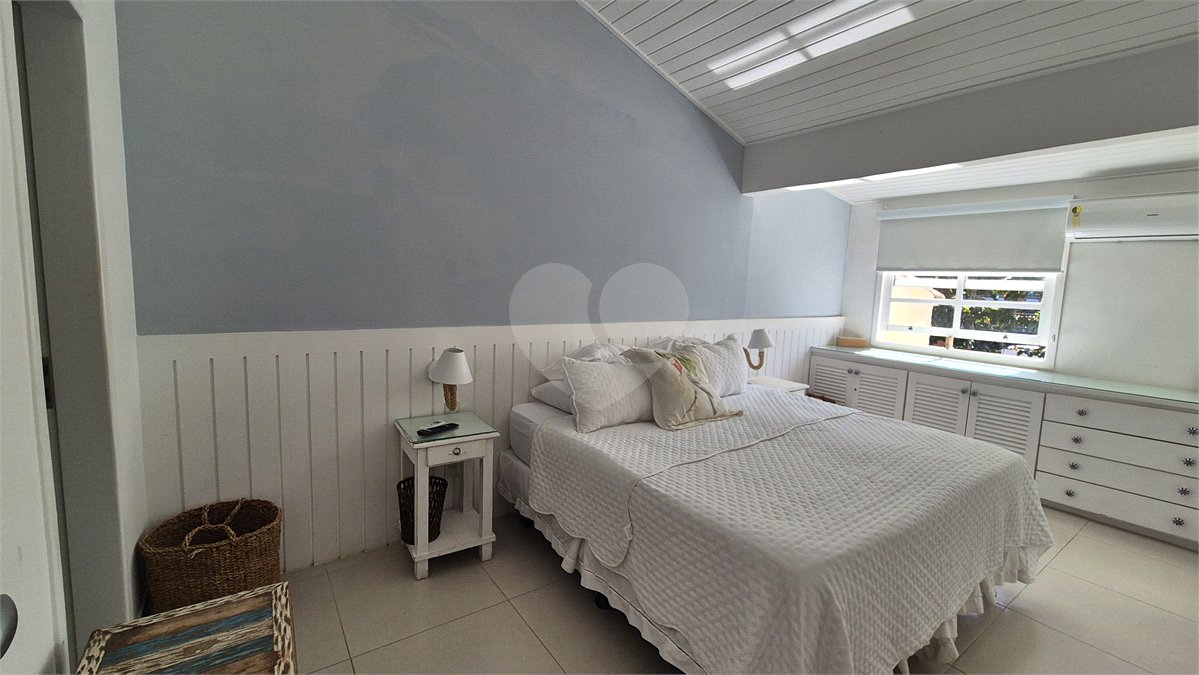 Casa em condomínio à venda com 4 quartos, sendo 3 suítes, em Geribá, Armação dos Búzios, RJ