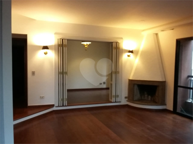 Apartamento à venda com 3 quartos, sendo 2 suítes, em Morumbi, São Paulo, SP