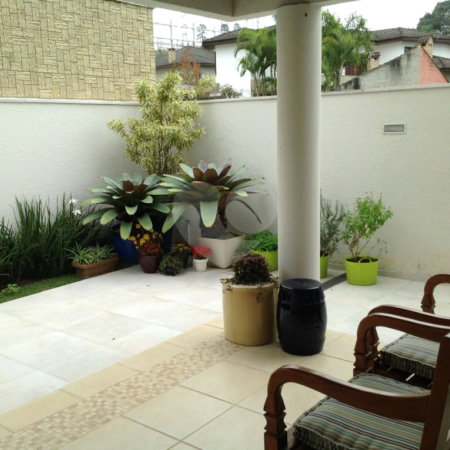 Casa à venda com 3 quartos, sendo 2 suítes,  no condomínio Real Park - Vila Oliveira, Mogi das Cruzes - SP