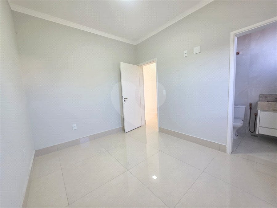 Casa à venda com 3 suítes em Marambaia, Vinhedo, SP